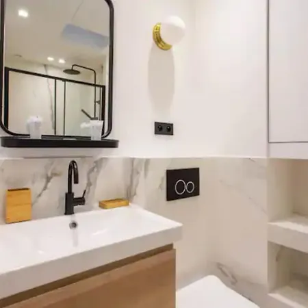 Tronchet 1g Apartment *